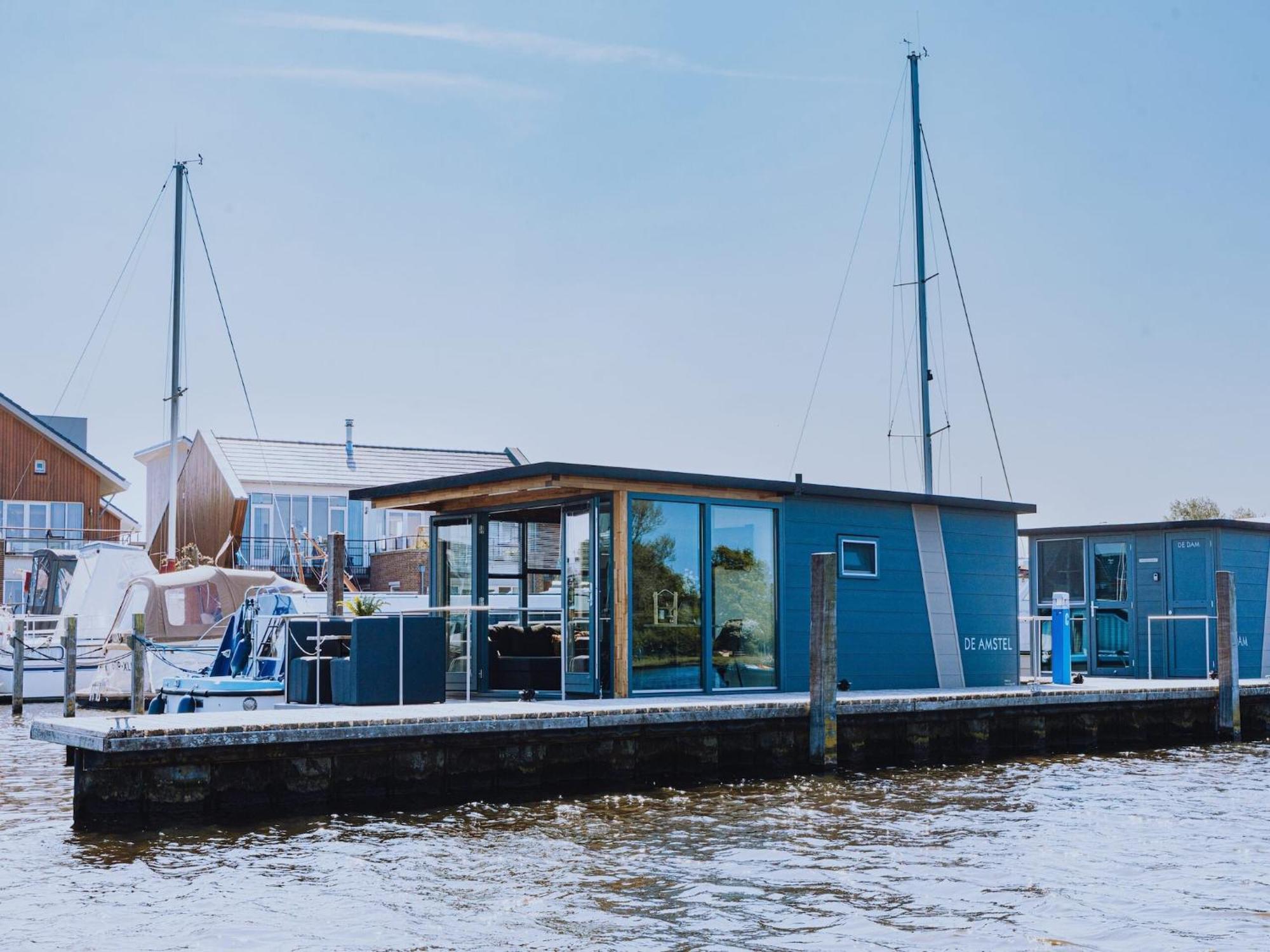 Modern Houseboat With Air Conditioning Located In Marina Uitgeest Εξωτερικό φωτογραφία
