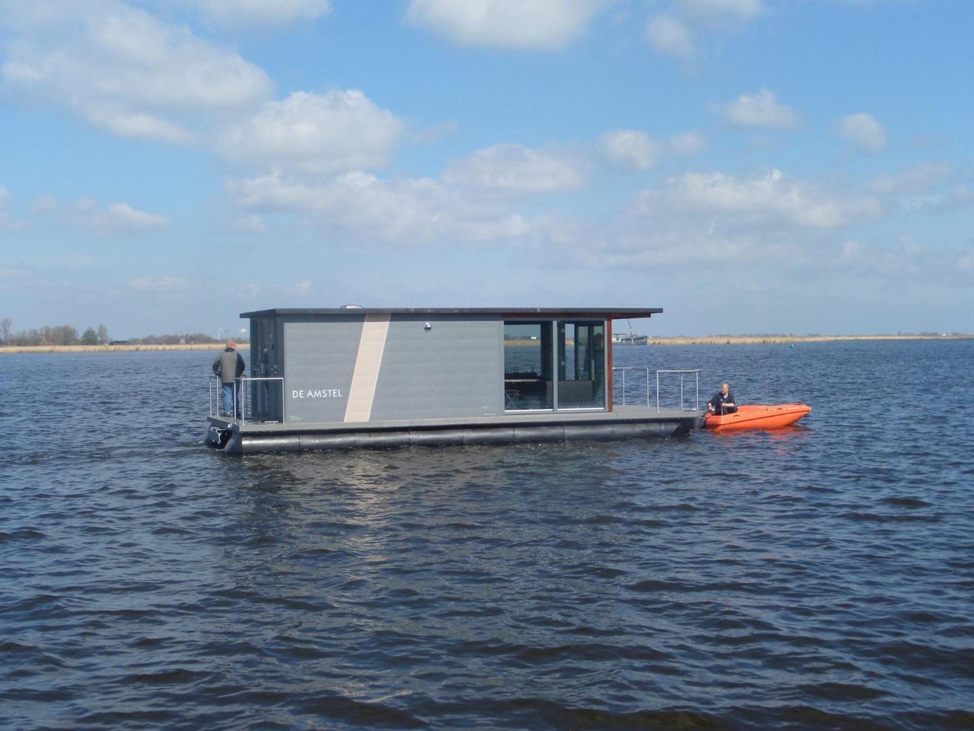 Modern Houseboat With Air Conditioning Located In Marina Uitgeest Εξωτερικό φωτογραφία