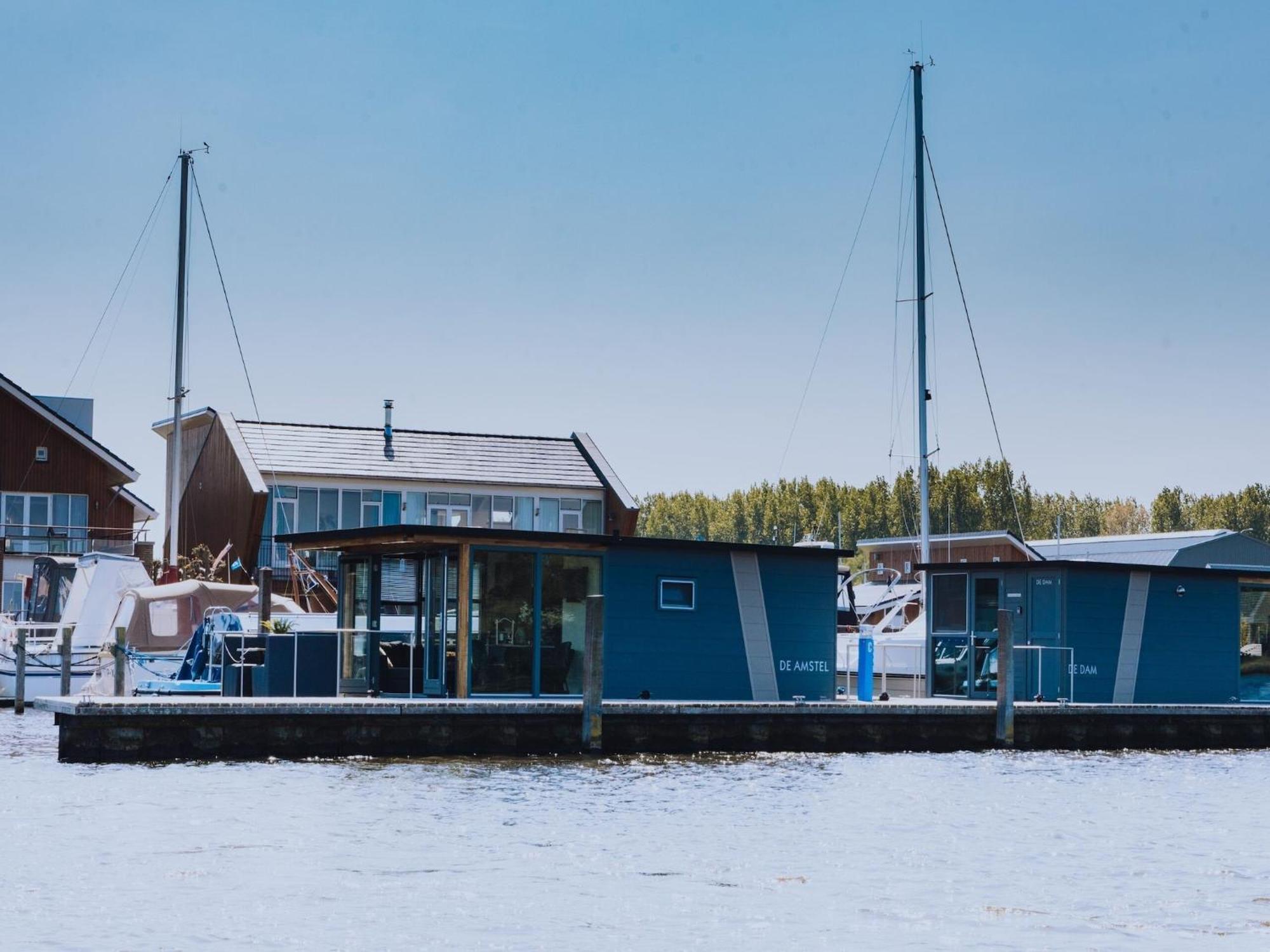 Modern Houseboat With Air Conditioning Located In Marina Uitgeest Εξωτερικό φωτογραφία
